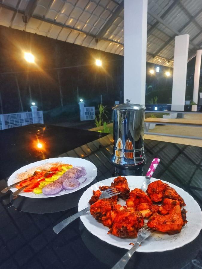Happy Holidays Resort Kanthalloor Esterno foto