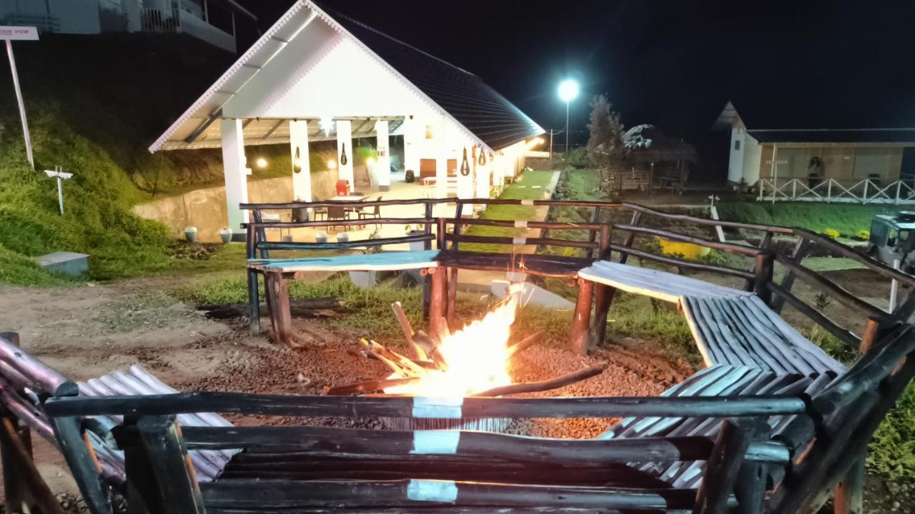 Happy Holidays Resort Kanthalloor Esterno foto