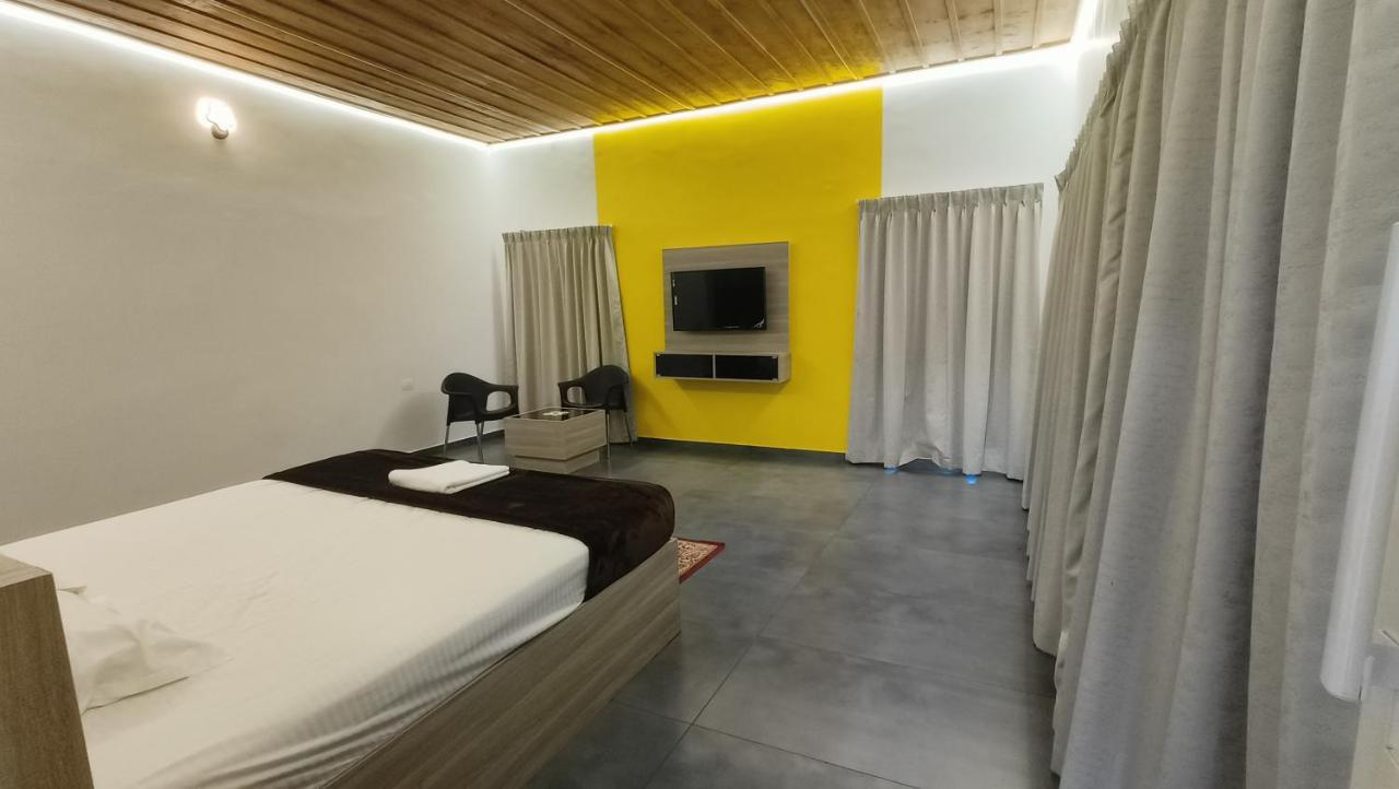 Happy Holidays Resort Kanthalloor Esterno foto