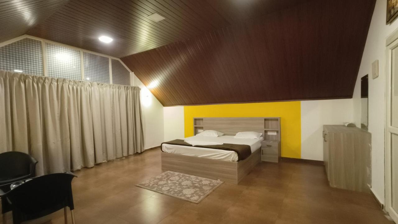 Happy Holidays Resort Kanthalloor Esterno foto