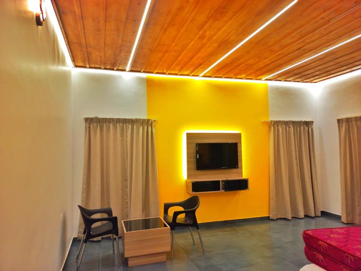 Happy Holidays Resort Kanthalloor Esterno foto